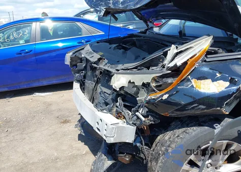 2014 Toyota Highlander Xle V6 z USA, uszkodzony, nr VIN 5TDJKRFH0ES033696